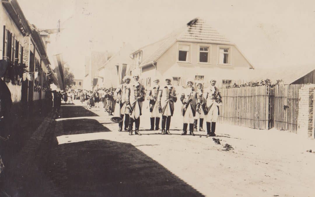 Festumzug für die neu neuen Glocken? Brühl 1927